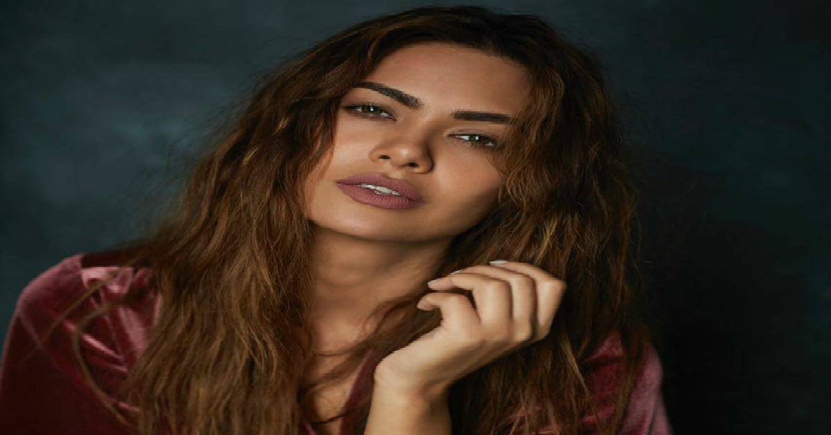 Esha Gupta To Raise Funds For The Cause Of Sportswomen In Villages!
