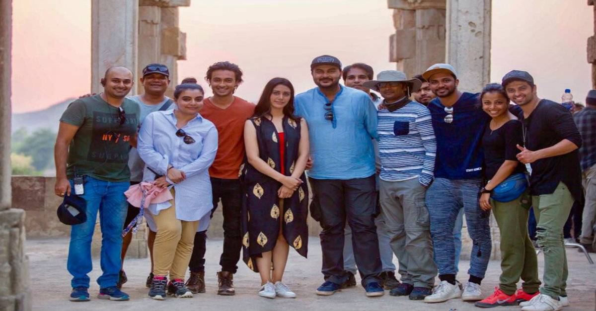 Team Loveratri Is All Smiles In This New Picture From The Set!
