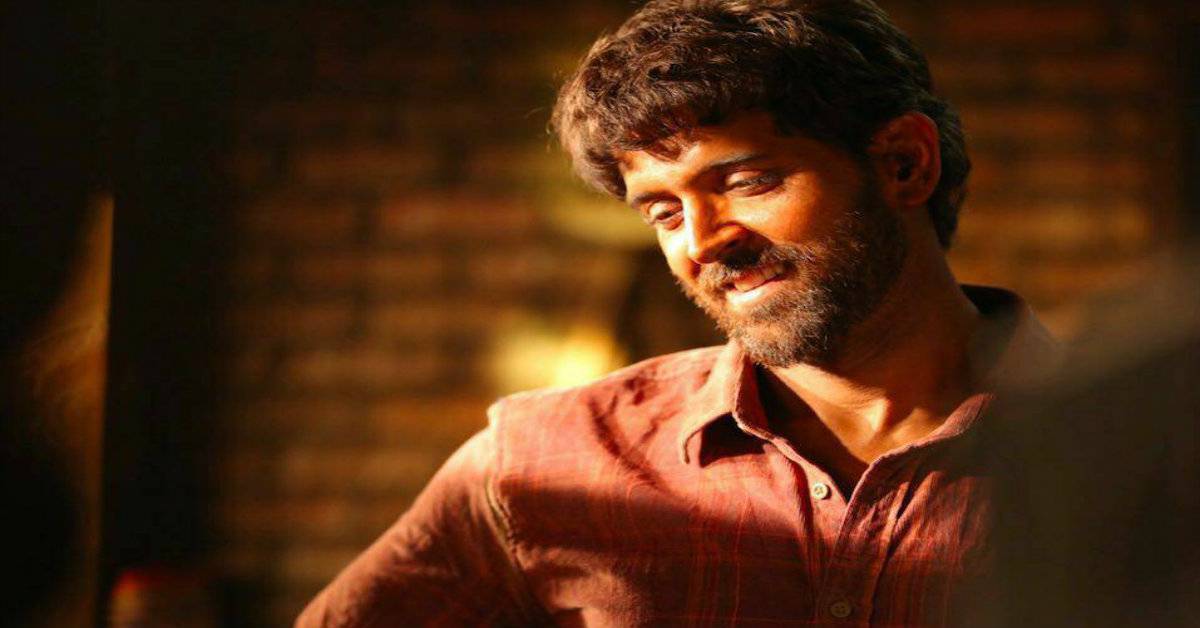 Students Throng To Super 30 Sets To Get A Glimpse Of Teacher Hrithik Roshan!

