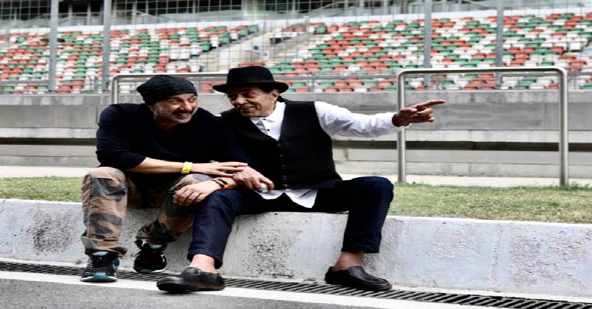 Dharmendra Surprises Sunny And Karan Deol On The Sets Of Their Upcoming Film, Pal Pal Dil Ke Paas!
