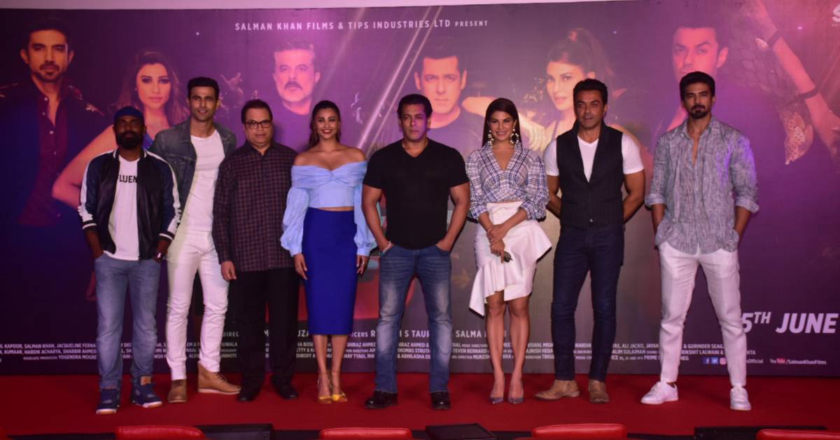 Salman Khan Gave A Glimpse Of Upcoming Songs On The Launch Of Allah Duhai Hai!
