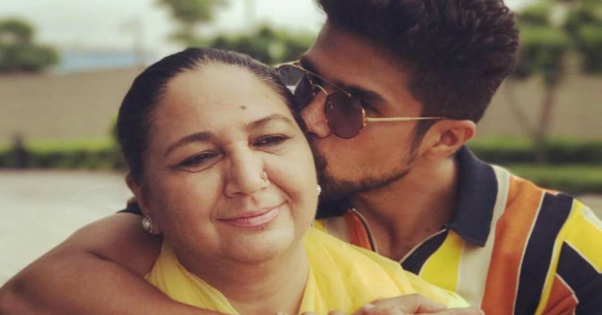 Saqib Saleem & Huma Qureshi To Fly To Delhi For Mother’s Birthday!