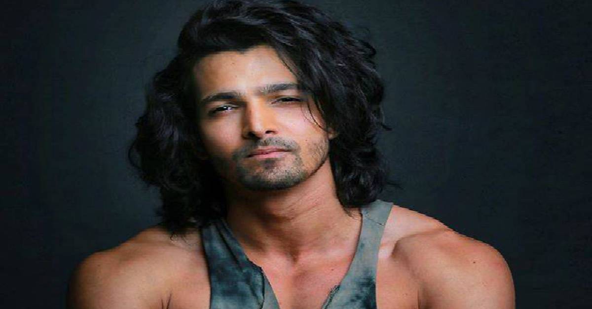 Harshvardhan Rane’s Fan Drives For 20 Hours To Meet Him In Russia!
