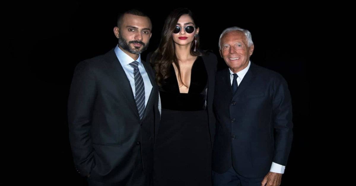 Sonam Kapoor And Anand Ahuja Meet Mr. Giorgio Armani At The Brands SS’19 Fashion Show!
