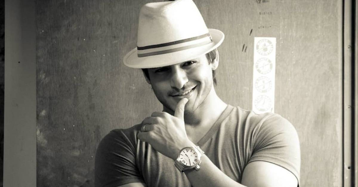 Vivek Anand Oberoi’s Fan Showers Praises On Him For ‘Inside Edge’!
