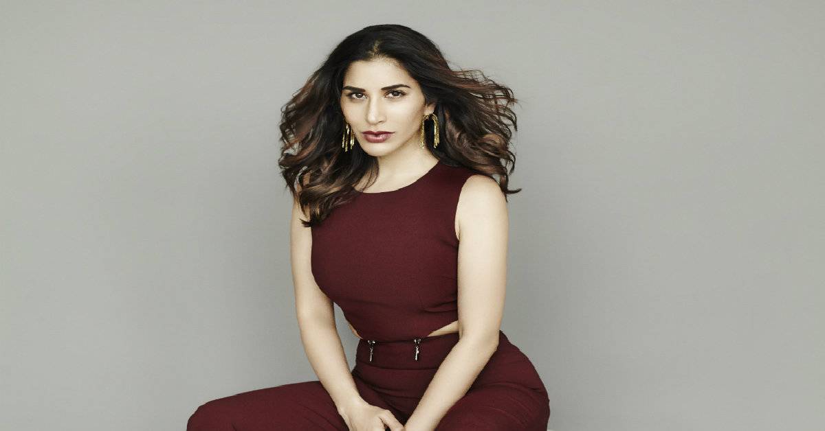 'This “Kuch Paane Ke Liye Kuch Khona Padta Hai” Attitude Has To Stop!' - Sophie Choudry's Outrage In Series Of Tweets Is A Must Read Today! 