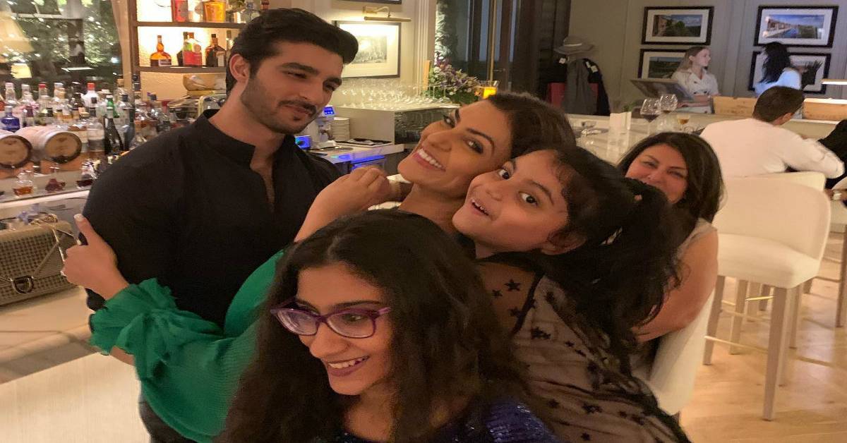 Sushmita Sen's Latest Pictures With Her Family Will Want You To Give Your Loved Ones A Warm Hug Right Now!
