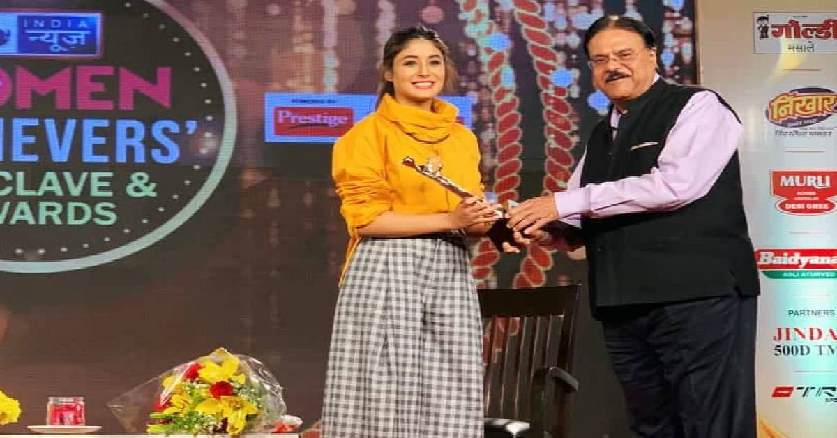 Kritika Kamra Gets ‘Excellence In Film & TV industry’ Award At India News Women Achievers’ Conclave!
