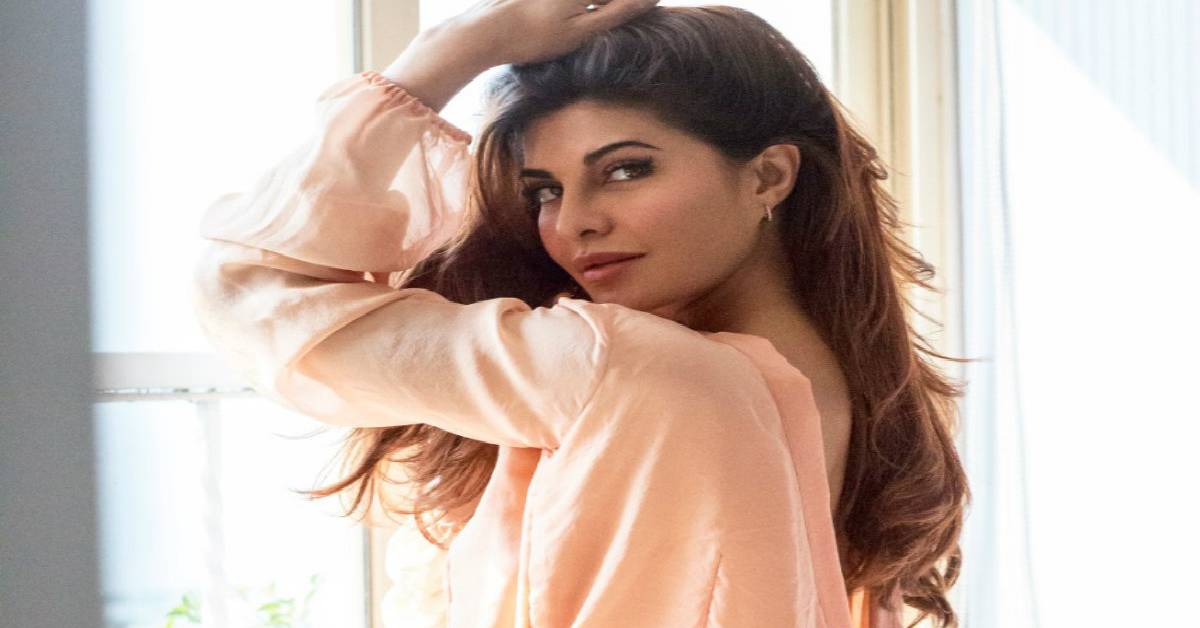 Jacqueline Fernandez Send A Special Christmas Gift To Her Friends!
