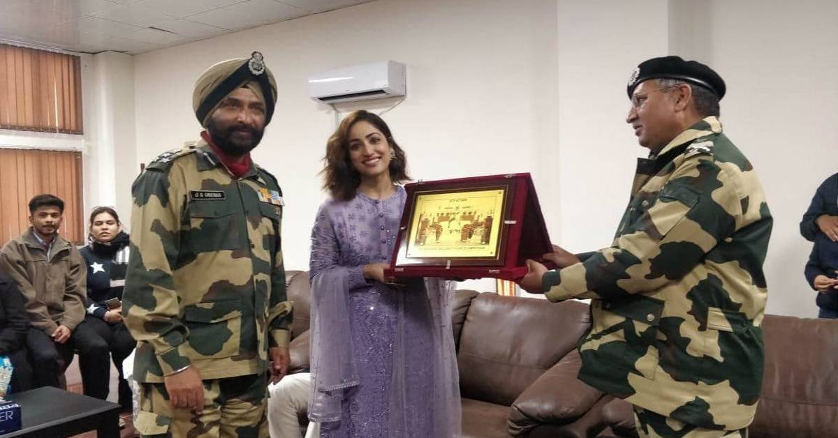 Yami Gautam Felicitated By The BSF Jawans For Uri!
