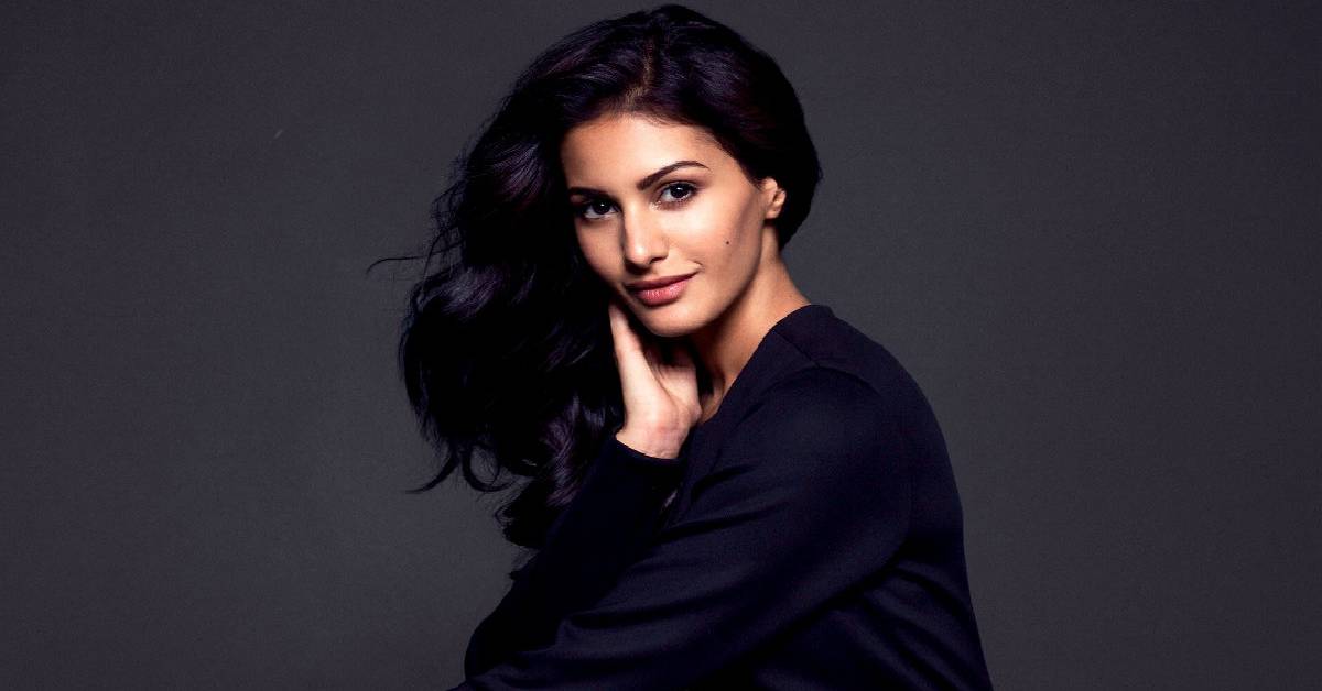 Amyra Renovates Her Home Due To Pre-School On The Other Side Of Her Wall!
