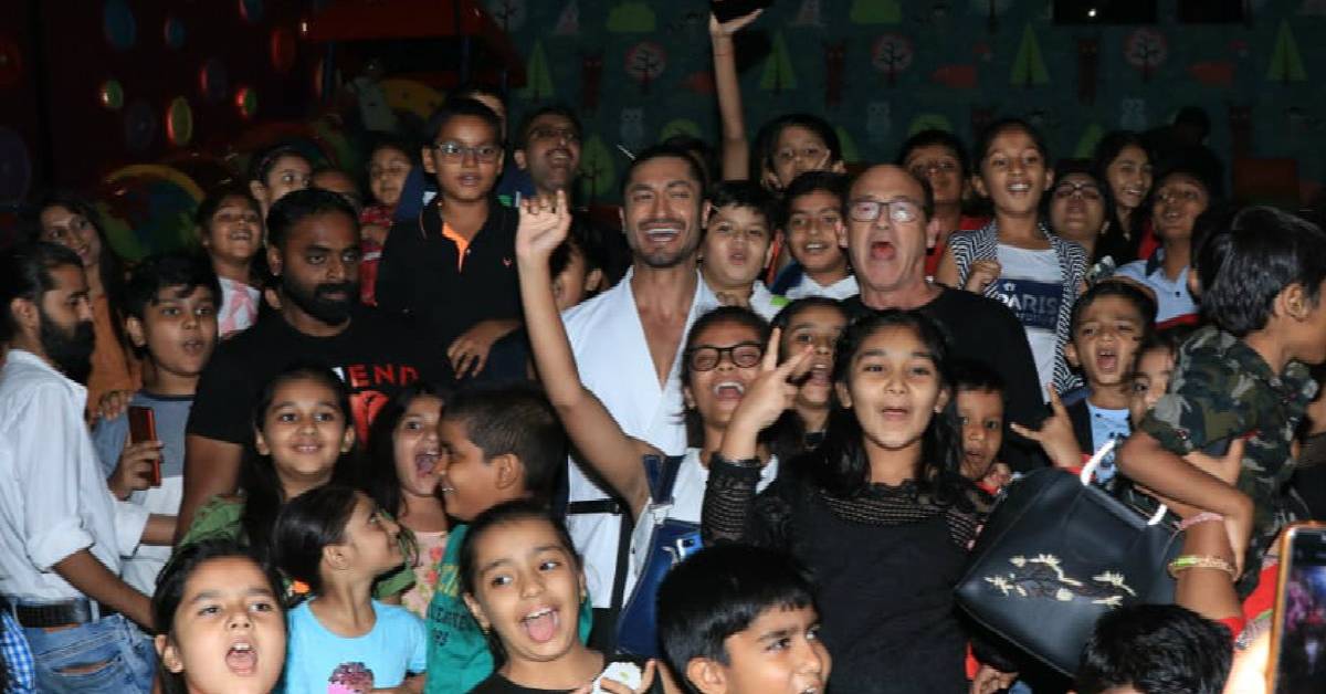 Vidyut Jammwal Hosts A Special Movie Screening Of Junglee For More Than 100 Kids In Mumbai!
