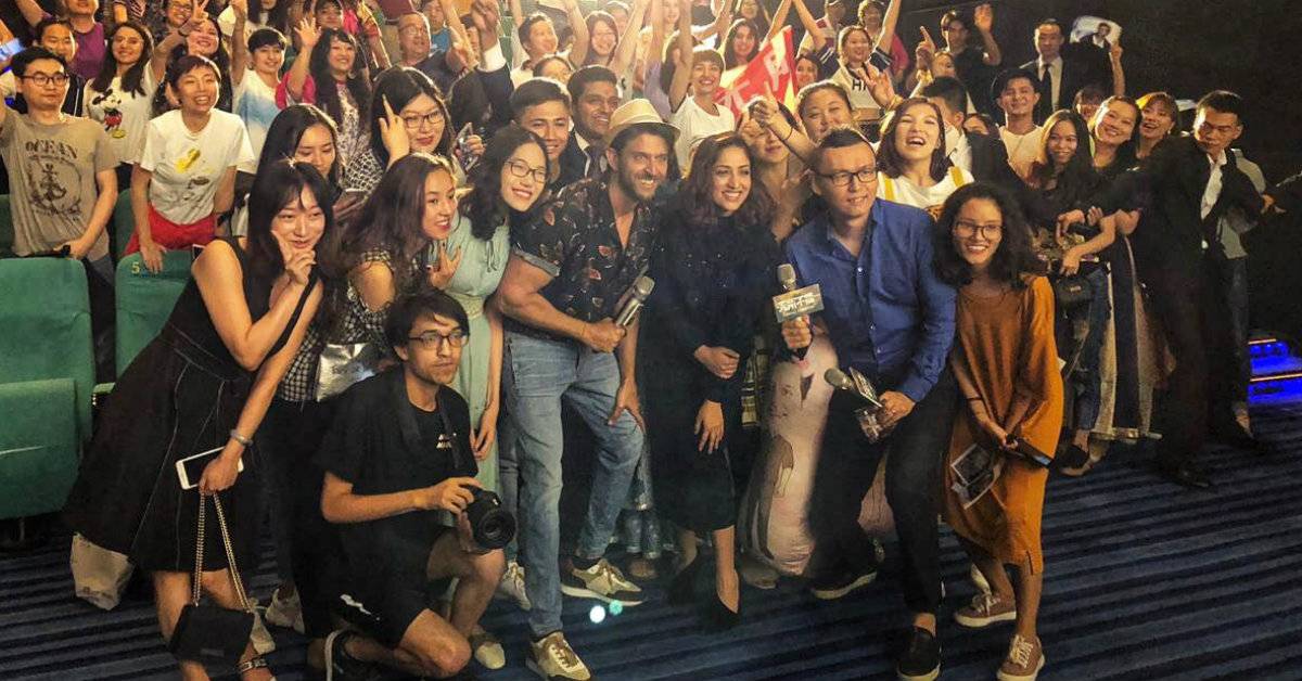 Hrithik Roshan Wins Chinese Fans’ Hearts In Mandarin; Swoons Them At 'Kaabil' Premiere!
