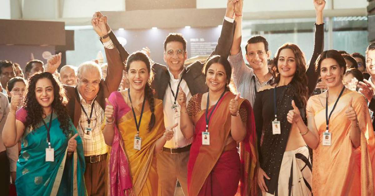 Mission Mangal: Akshay Kumar, Vidya Balan, Sonakshi Sinha And The Rest Of The Star Cast Pose For A Happy Picture! 
