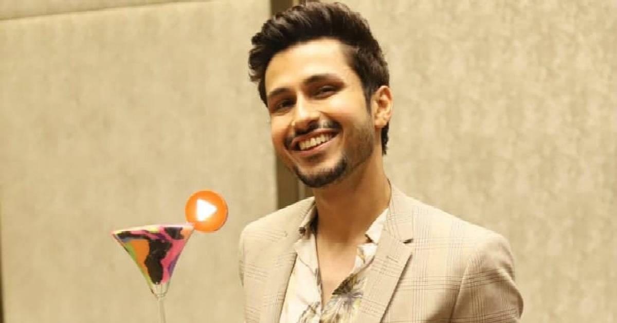 Amol Parashar Bags Best Actor Award For TVF Tripling Season 2!
