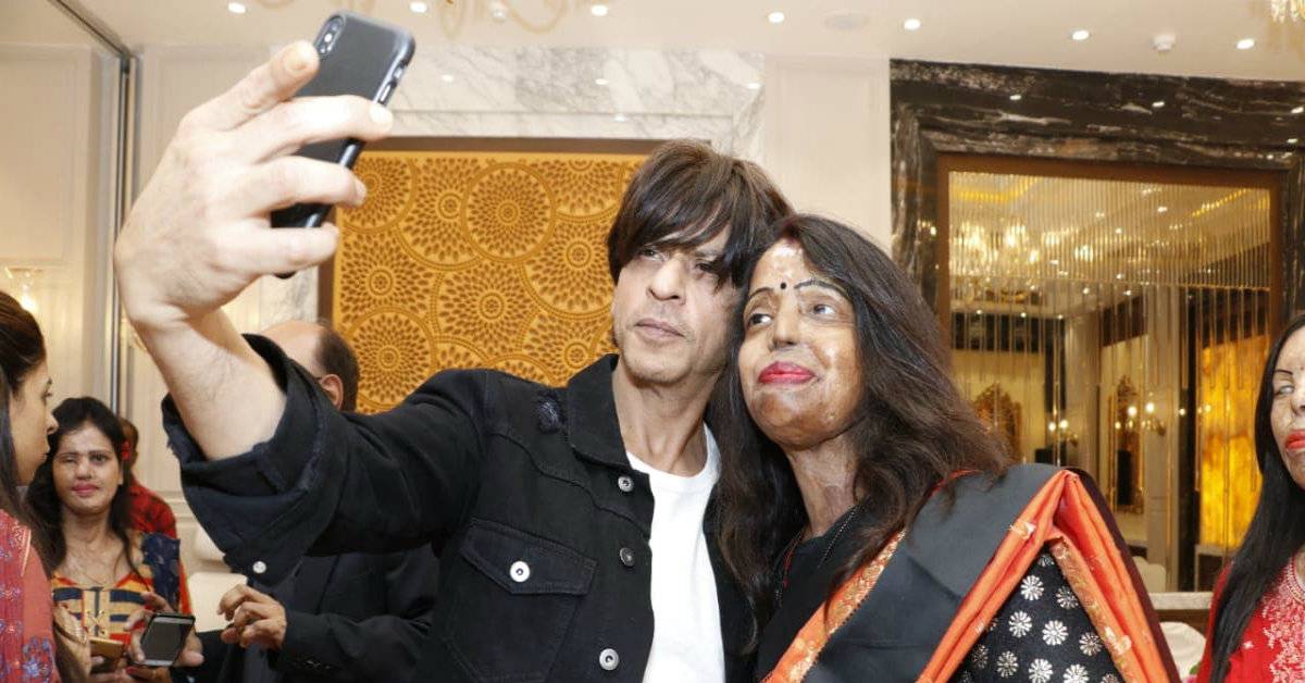 Shah Rukh Khan Meets Acid Attack Survivors As A Part Of The ‘Together Transformed’ Initiative By Meer Foundation!