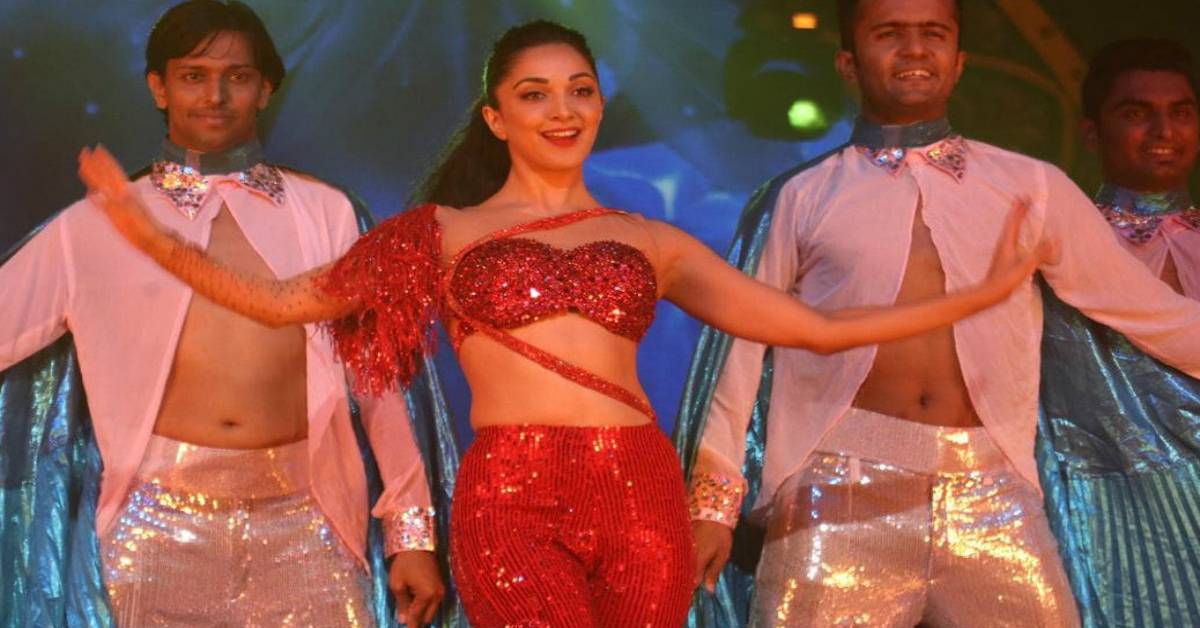 Kiara Advani Surprises Audiences With Her Singing Talent At Star Screen Awards!
