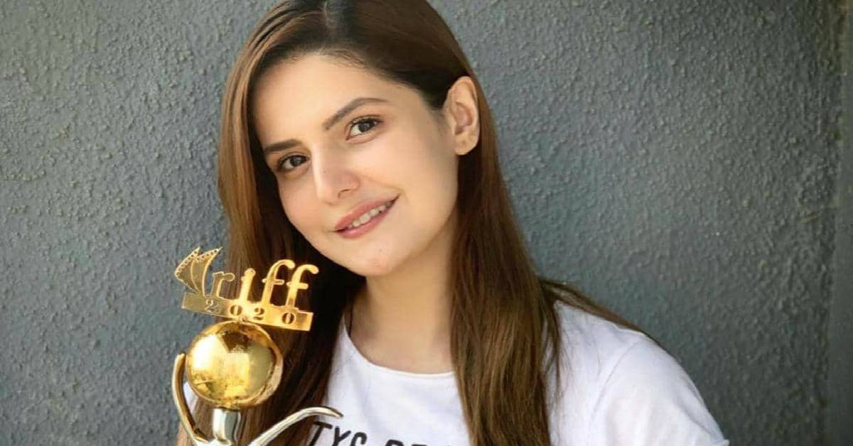 Zareen Khan Won BEST ACTRESS AWARD For Hum Bhi Akele, Tum bhi Akele At The Rajasthan International Film Festival! 
