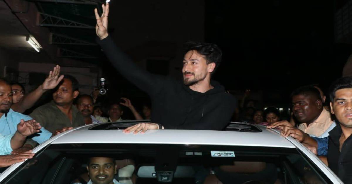 Tiger Shroff Witnessed Immense Fan Frenzy As 'Ronnie' Visited A Theatre And Surprised The Fans! 
