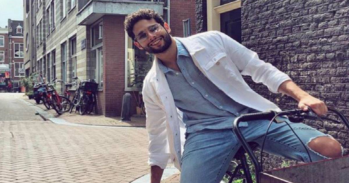 Siddhant Chaturvedi Thanks The Frontline Workers And Mumbai Police For Their Support In His Unique Way!